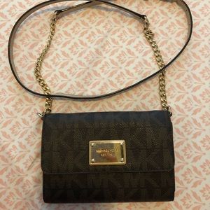 Michael Kors Jet Set Signature Crossbody Bag